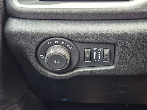 New 2026 Chrysler Pacifica Select image 23