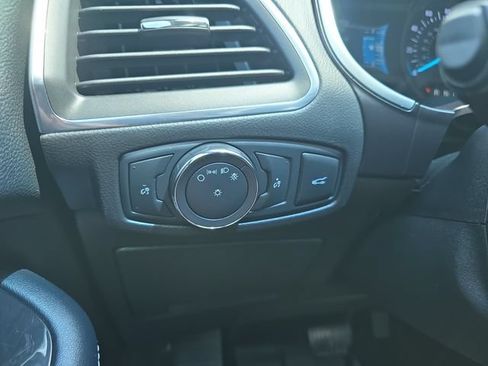 Used 2018 Ford Edge Titanium w/ Equipment Group 302A AWD/4WD image 27