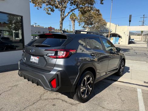Used 2024 Subaru Crosstrek 2.0i Premium AWD/4WD image 9