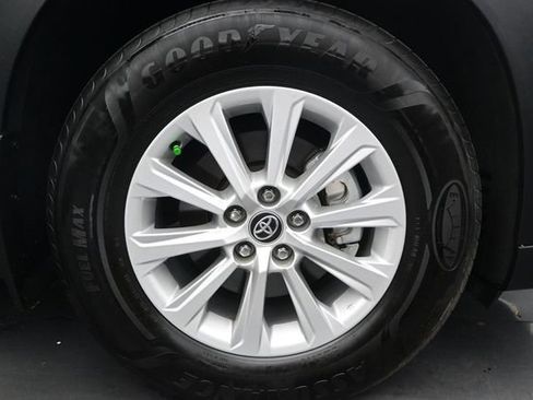 Used 2024 Toyota Grand Highlander FWD image 17