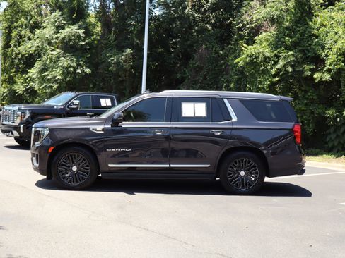 Used 2023 GMC Yukon Denali w/ Denali Reserve Package AWD/4WD image 6