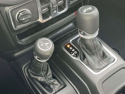 New 2026 Jeep Wrangler Unlimited Sahara AWD/4WD image 31