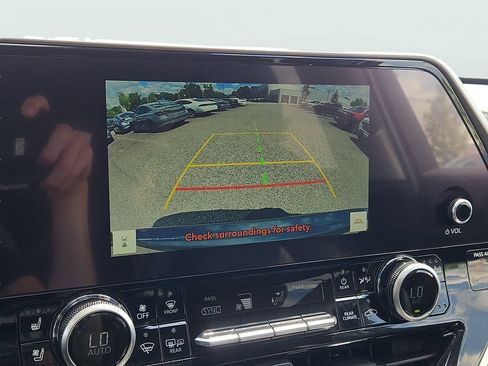 Used 2023 Toyota Highlander Limited AWD/4WD image 16