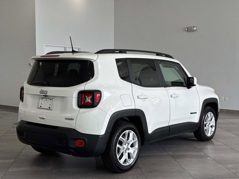 Used 2018 Jeep Renegade Latitude w/ UConnect 8.4 Nav Group FWD image 24