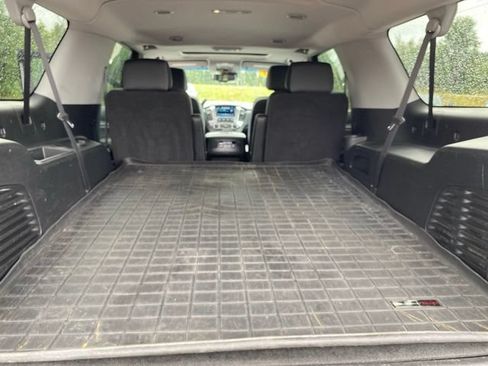 Used 2020 Chevrolet Suburban LT AWD/4WD image 31