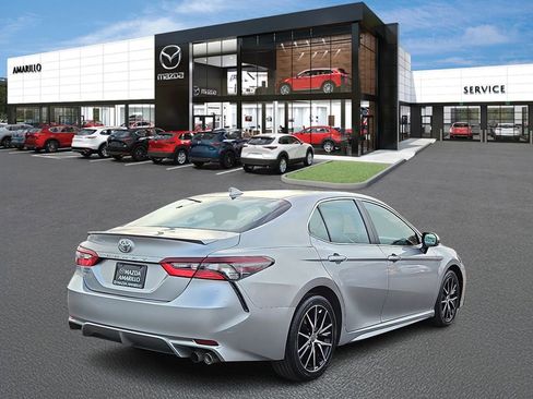 Used 2024 Toyota Camry SE w/ Convenience Package image 4