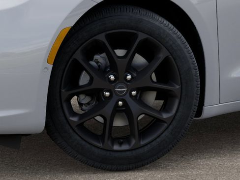 New 2026 Chrysler Pacifica Limited image 8