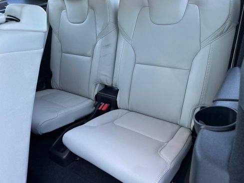 Used 2025 Volvo XC90 B6 Ultra image 16