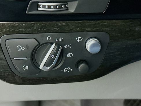 Used 2018 Audi Q7 3.0T Prestige w/ Prestige Package image 17