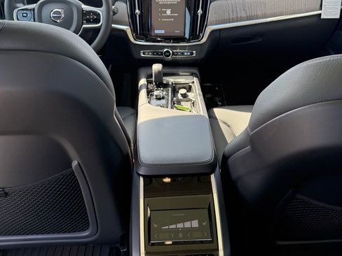 New 2025 Volvo S90 B6 Plus w/ Protection Package Premier image 14