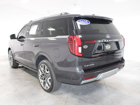 Used 2025 Ford Expedition Platinum w/ Platinum Ultimate Package AWD/4WD image 7