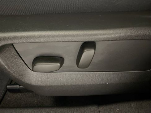 Used 2023 Buick Envision Preferred image 25