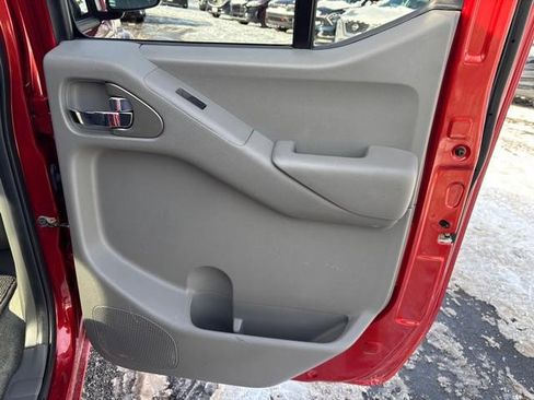 Used 2016 Nissan Frontier SV image 14