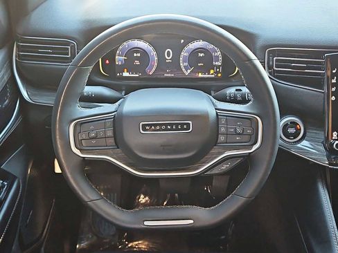 Used 2022 Jeep Wagoneer Series II image 38