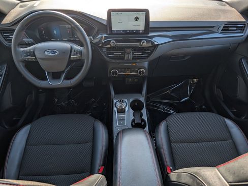 Certified 2025 Ford Escape ST-Line image 12