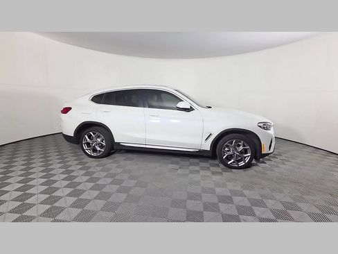 Used 2025 BMW X4 xDrive30i AWD/4WD image 36