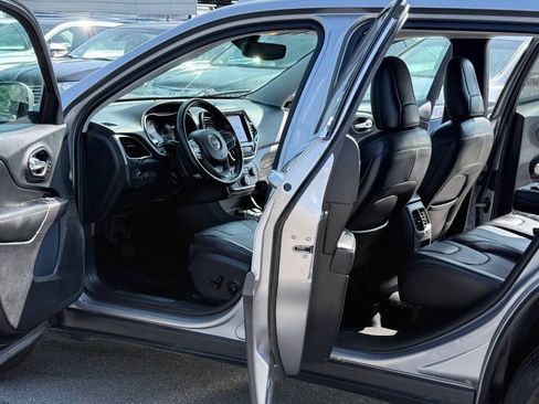 Used 2020 Jeep Cherokee Limited AWD/4WD image 19