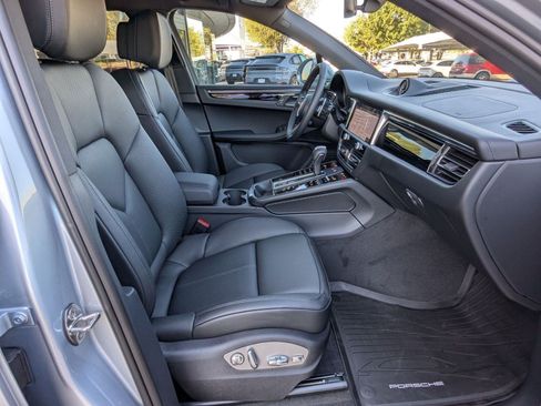Certified 2026 Porsche Macan AWD/4WD image 25