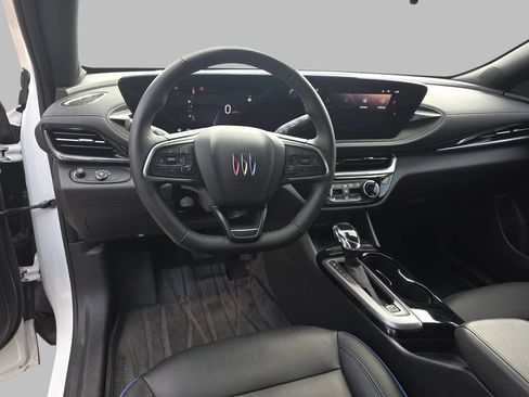 Certified 2024 Buick Envista Sport Touring w/ Convenience I Package FWD image 18