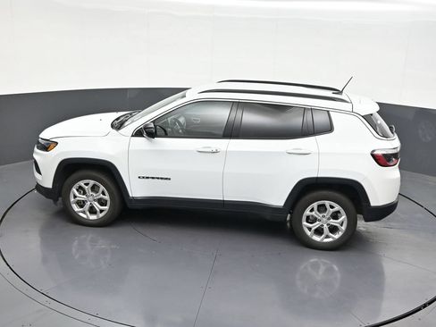 Used 2024 Jeep Compass Latitude AWD/4WD image 19