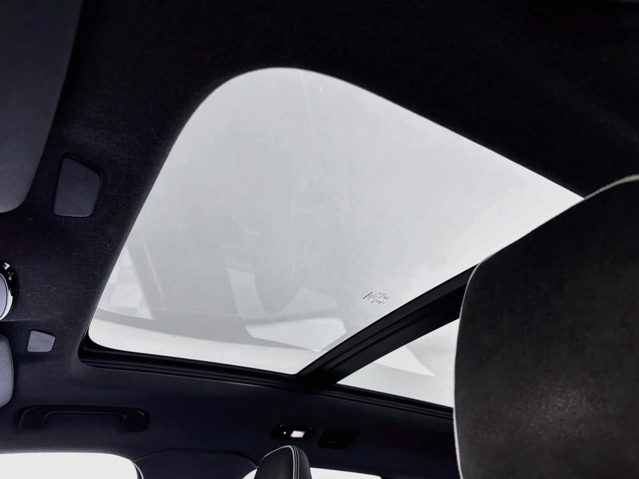 Used 2023 Volvo XC40 Recharge Plus AWD/4WD image 33