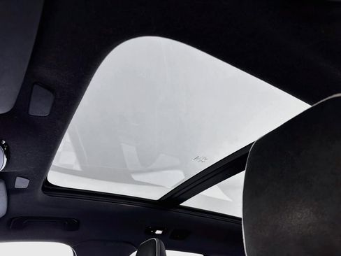 Used 2023 Volvo XC40 Recharge Plus AWD/4WD image 33