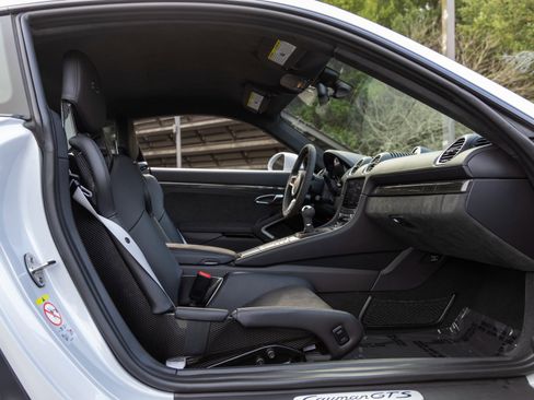 Certified 2024 Porsche 718 Cayman GT4 image 47