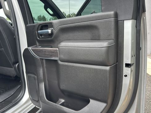 Used 2022 Chevrolet Silverado 2500 LTZ w/ LTZ Convenience Package image 13