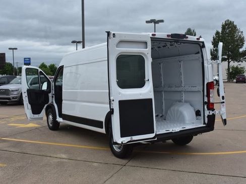 New 2026 RAM ProMaster 2500 w/ Premium Convenience Group FWD image 14