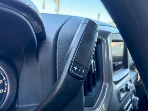 Used 2023 Chevrolet Silverado 1500 Custom image 18