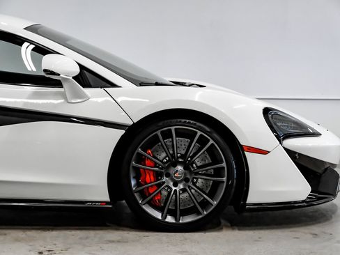 Used 2017 McLaren 570S Coupe image 11