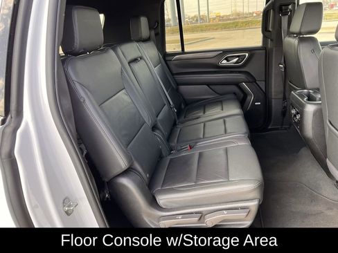 Used 2024 Chevrolet Suburban LT image 34