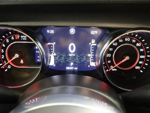 Used 2021 Jeep Gladiator Mojave w/ Cold Weather Group AWD/4WD image 24