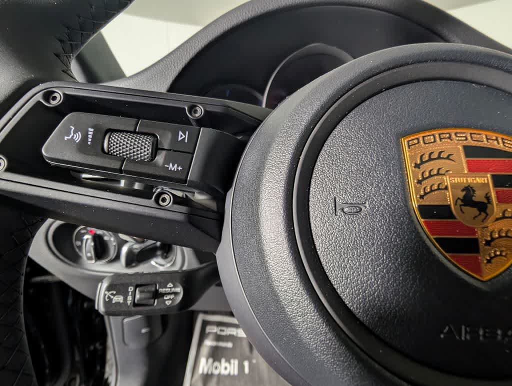 Used 2026 Porsche Macan AWD/4WD image 38