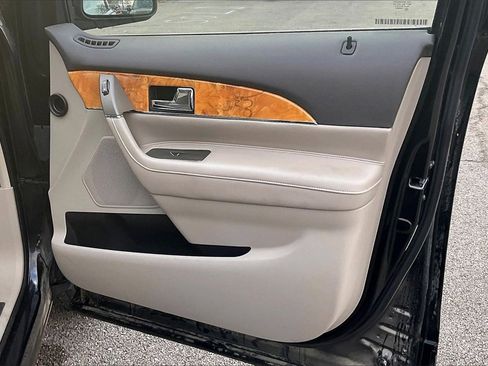 Used 2011 Lincoln MKX AWD w/ 102A Rapid Spec Order Code image 23