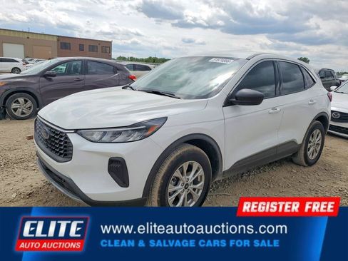 Used 2024 Ford Escape Active AWD/4WD image 2