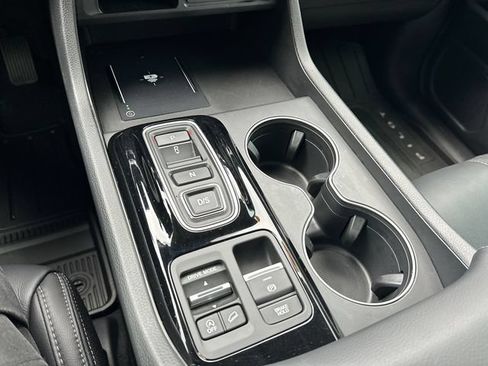 Used 2025 Honda Pilot EX-L image 25