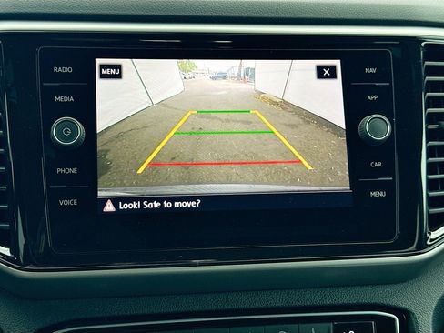 Used 2020 Volkswagen Atlas Cross Sport SEL image 34