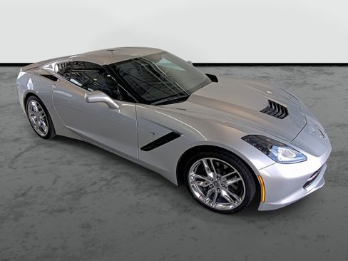 Used 2016 Chevrolet Corvette Stingray Coupe w/ 2LT Preferred Equipment Group RWD image 4