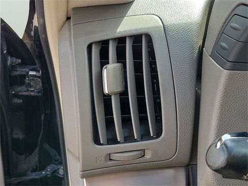 Used 2015 INFINITI Q40 w/ Moonroof Package image 29