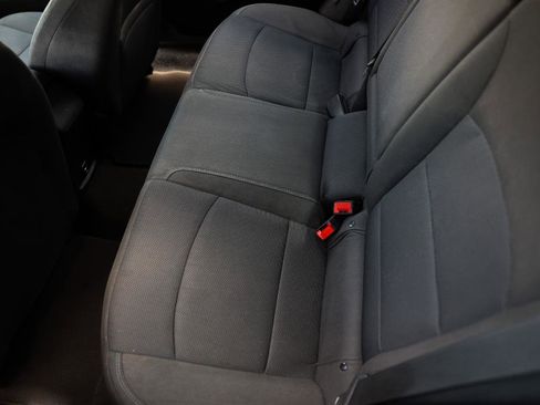 Used 2018 Chevrolet Cruze LT w/ Convenience Package FWD image 10