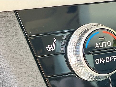 New 2025 Mitsubishi Outlander SE image 21