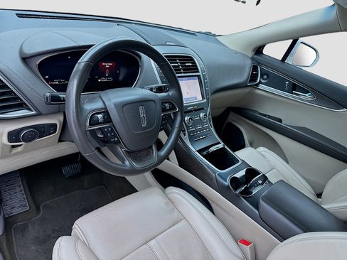 Used 2019 Lincoln Nautilus Reserve image 7