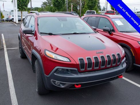 Used 2017 Jeep Cherokee Trailhawk AWD/4WD image 1
