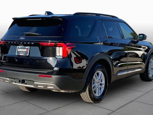 Used 2025 Ford Explorer Active w/ Active Comfort Package RWD image 13