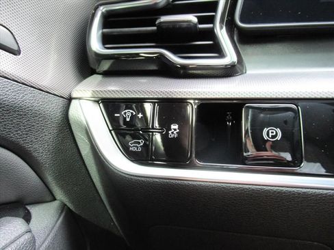 Used 2025 Kia Sportage SX FWD image 21