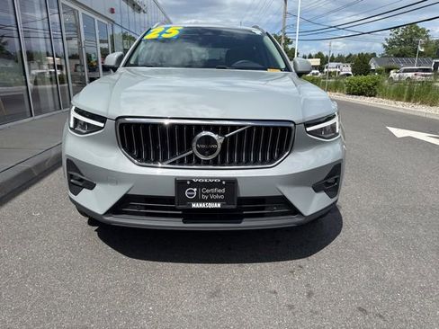 Certified 2025 Volvo XC40 B5 Plus AWD/4WD image 7