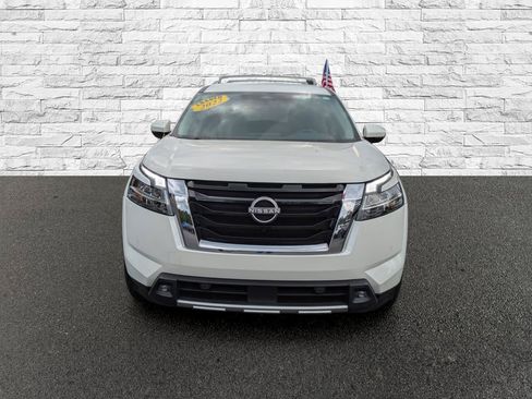 Used 2022 Nissan Pathfinder SL FWD image 3