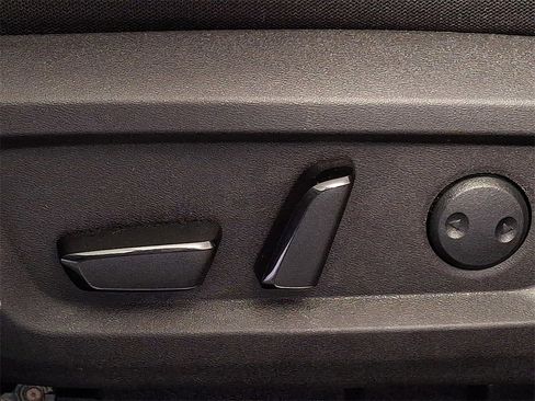 Used 2023 Nissan Rogue SV image 24