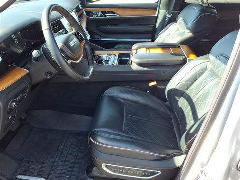 Used 2024 Jeep Grand Wagoneer L Series III image 11